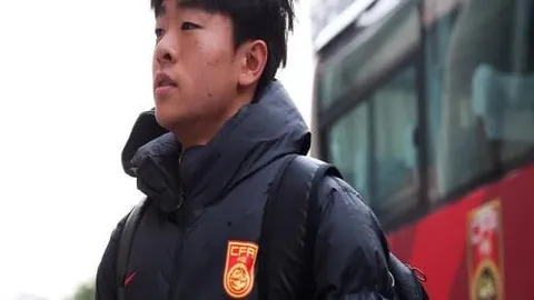 “曼城奋力拼搏，皇马点球决战晋级欧冠”